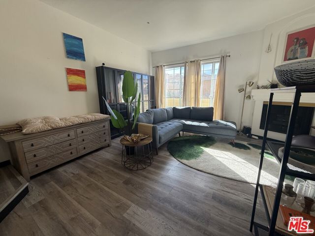 7033 La Tijera Boulevard G101, Los Angeles, CA 90045