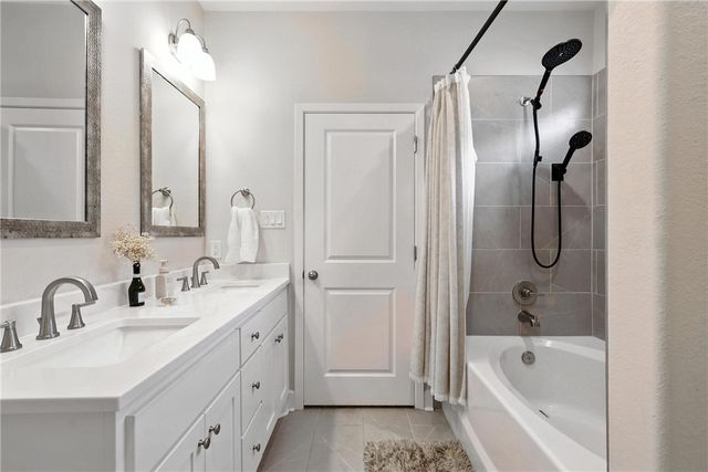 2862 Messenger Way, Bryan, TX 77803