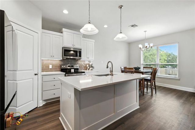 2862 Messenger Way, Bryan, TX 77803