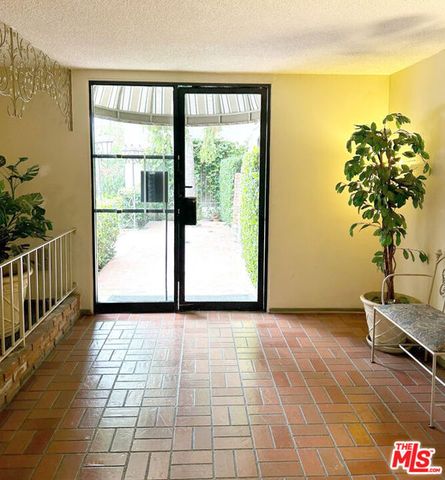 4255 W 5th Street 209, Los Angeles, CA 90020