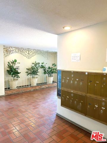 4255 W 5th Street 209, Los Angeles, CA 90020