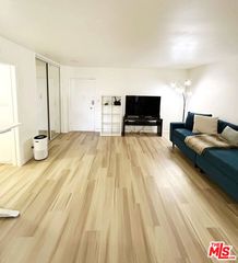 4255 W 5th Street 209, Los Angeles, CA 90020