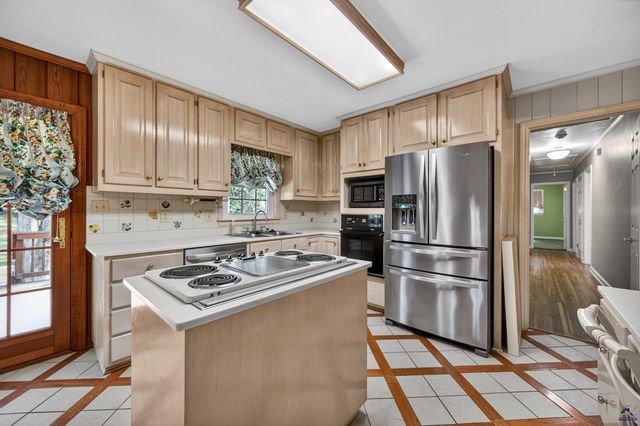 3021 Clairmont Avenue, Macon, GA 31204