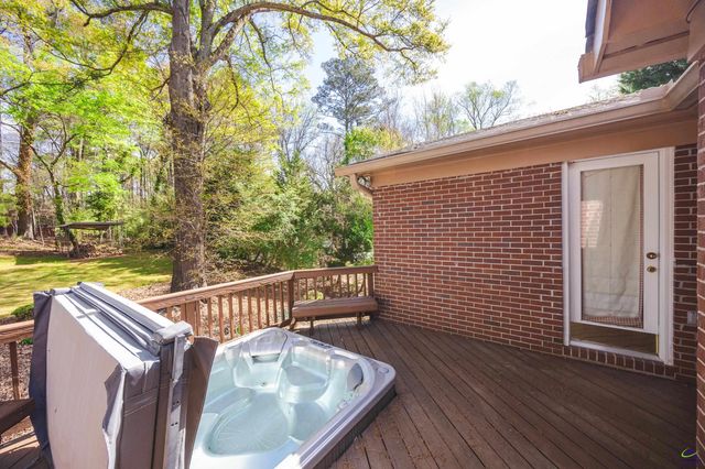 3021 Clairmont Avenue, Macon, GA 31204