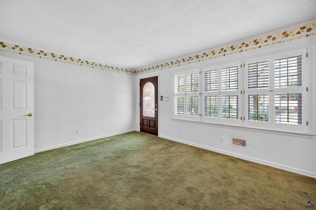 3021 Clairmont Avenue, Macon, GA 31204