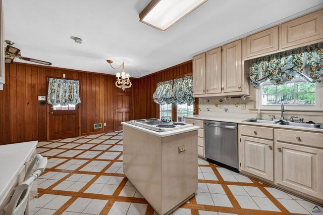 3021 Clairmont Avenue, Macon, GA 31204