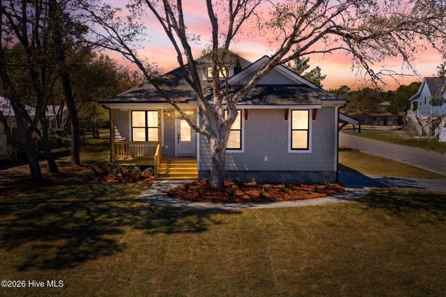 141 NE 39th Street, Oak Island, NC 28465