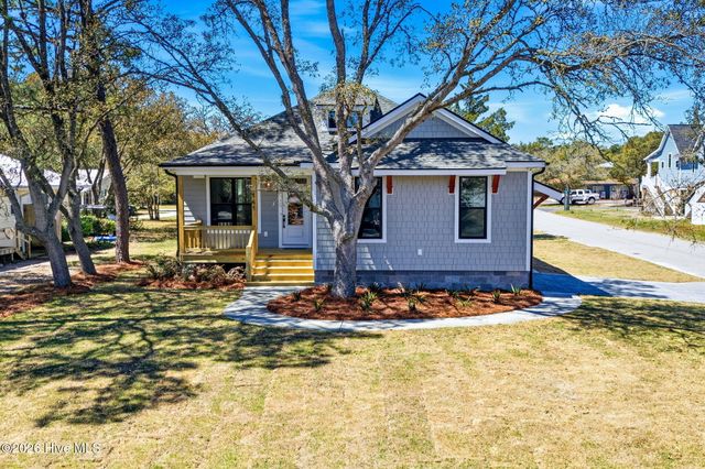 141 NE 39th Street, Oak Island, NC 28465