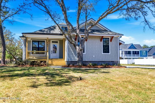 141 NE 39th Street, Oak Island, NC 28465