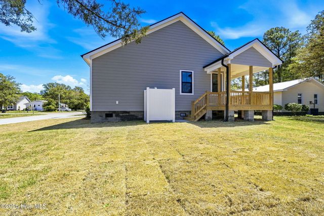 141 NE 39th Street, Oak Island, NC 28465