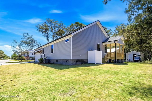 141 NE 39th Street, Oak Island, NC 28465