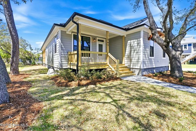 141 NE 39th Street, Oak Island, NC 28465