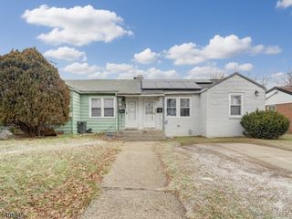 13 Merritt St, Jersey City, NJ 07305