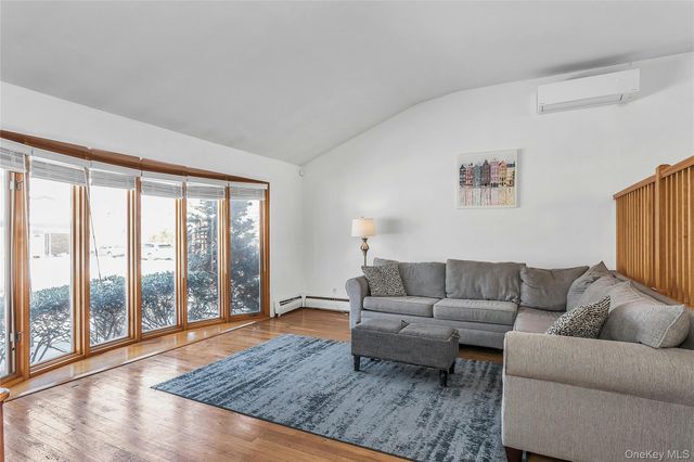 2066 Holland Way, Merrick, NY 11566