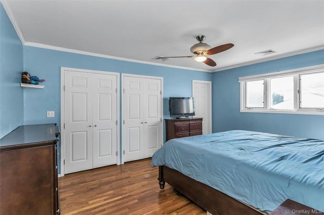 2066 Holland Way, Merrick, NY 11566