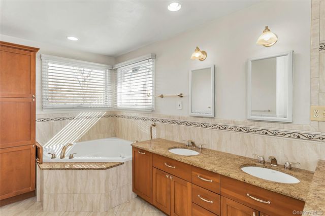 2066 Holland Way, Merrick, NY 11566