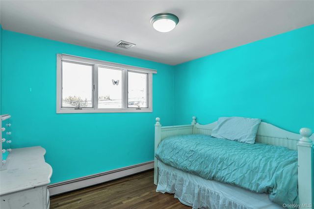 2066 Holland Way, Merrick, NY 11566