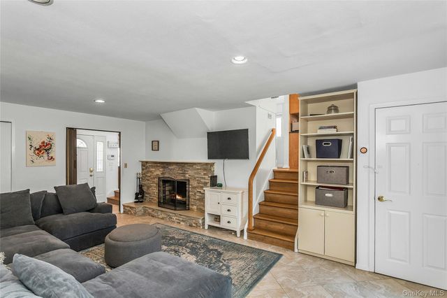 2066 Holland Way, Merrick, NY 11566