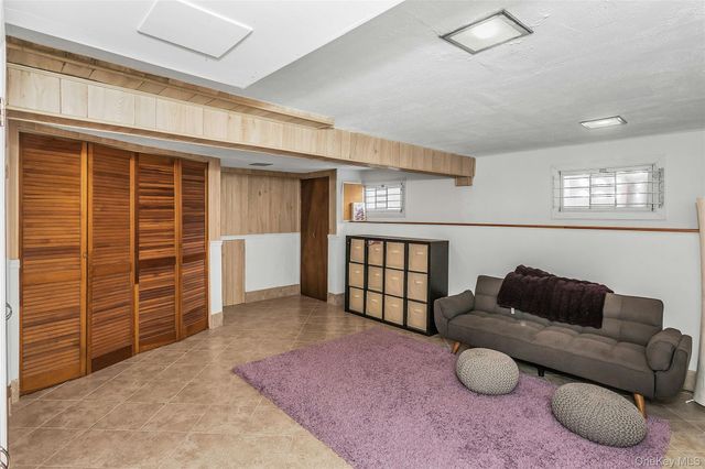 2066 Holland Way, Merrick, NY 11566