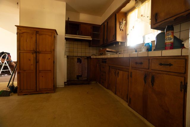 1521 W Juliet Avenue, Tulare, CA 93274