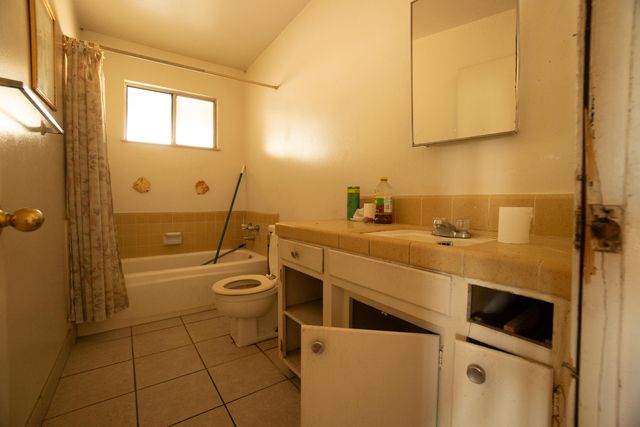 1521 W Juliet Avenue, Tulare, CA 93274