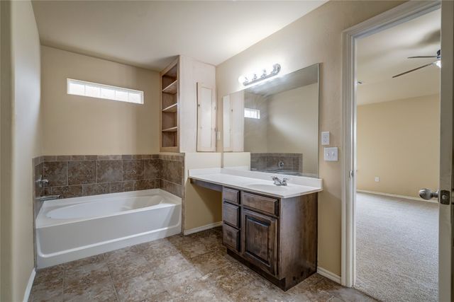 11516 SW 24th Street, Yukon, OK 73099