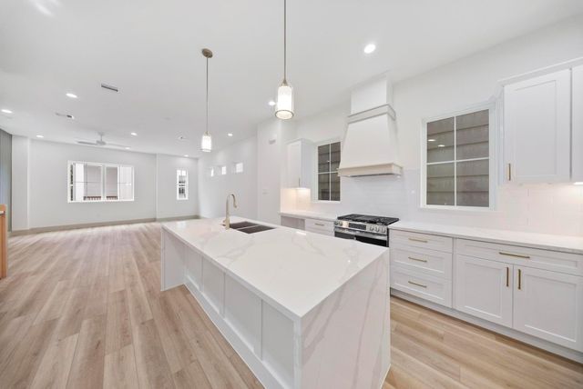 1124 Weiss Street, Houston, TX 77009