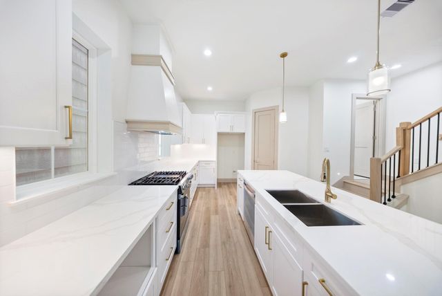 1124 Weiss Street, Houston, TX 77009