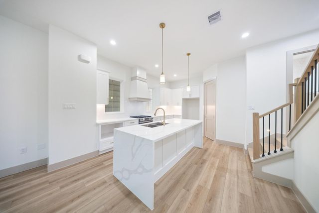 1124 Weiss Street, Houston, TX 77009