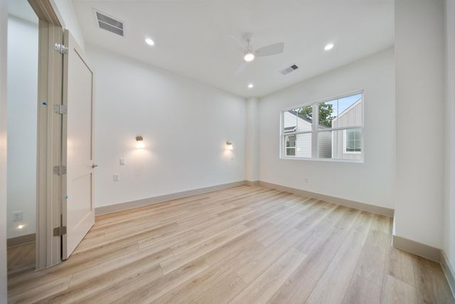 1124 Weiss Street, Houston, TX 77009