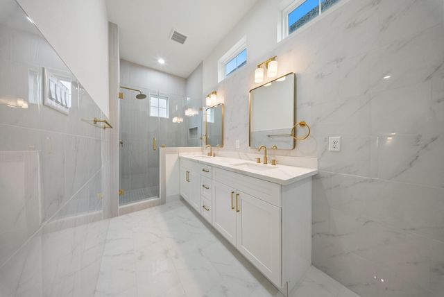1124 Weiss Street, Houston, TX 77009