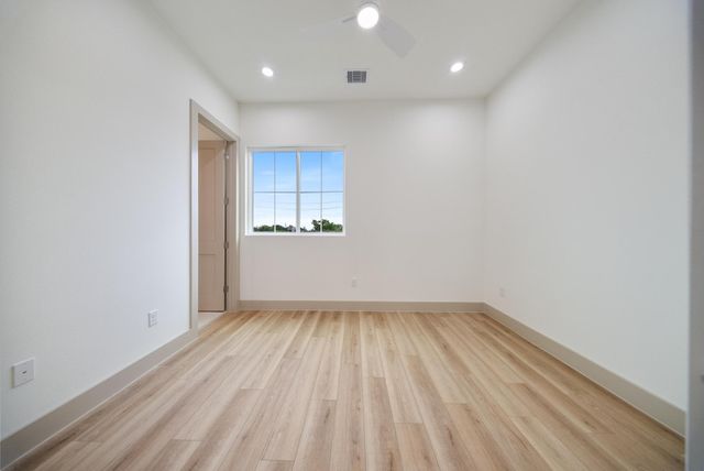 1124 Weiss Street, Houston, TX 77009