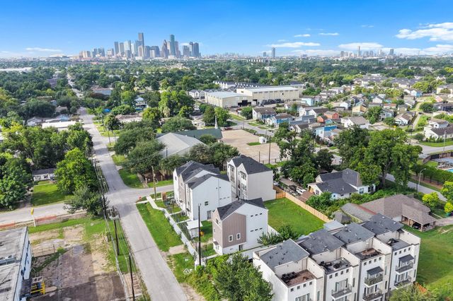 1124 Weiss Street, Houston, TX 77009