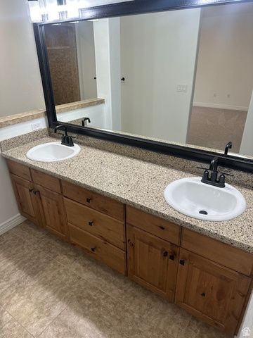 387 E VILLA CT, Midvale, UT 84047