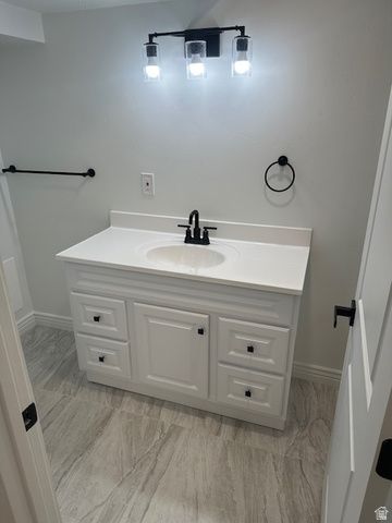 387 E VILLA CT, Midvale, UT 84047