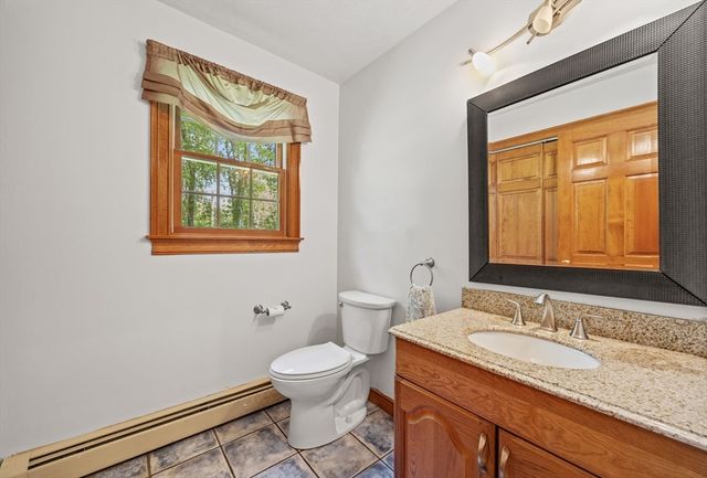8 Johnson Dr, Lakeville, MA 02347