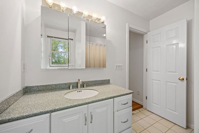8 Johnson Dr, Lakeville, MA 02347
