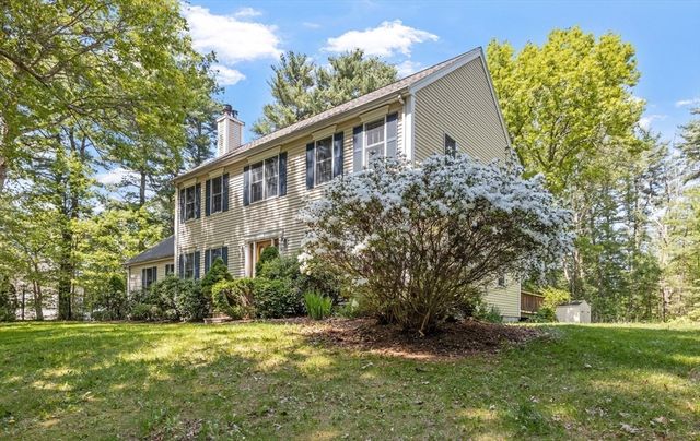8 Johnson Dr, Lakeville, MA 02347