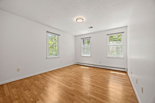 8 Johnson Dr, Lakeville, MA 02347