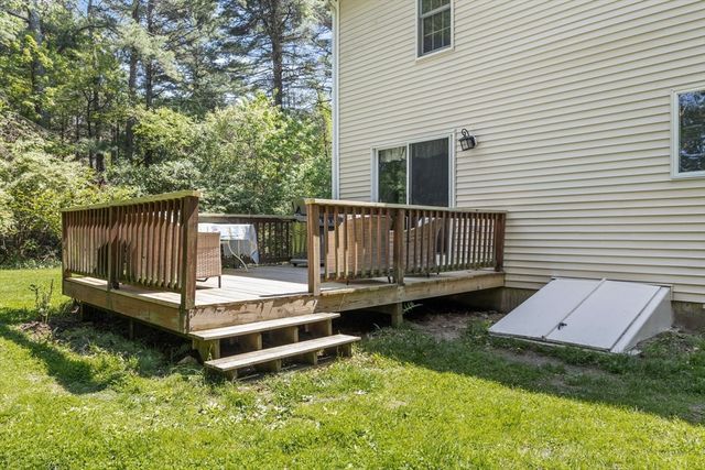 8 Johnson Dr, Lakeville, MA 02347