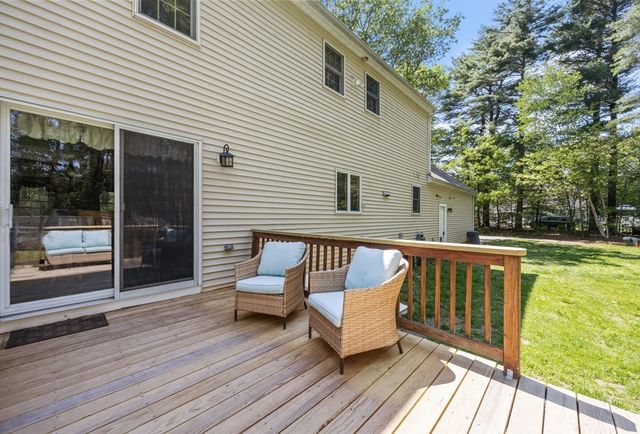 8 Johnson Dr, Lakeville, MA 02347