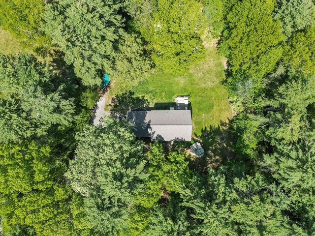 8 Johnson Dr, Lakeville, MA 02347