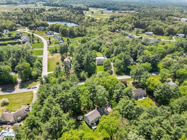 8 Johnson Dr, Lakeville, MA 02347