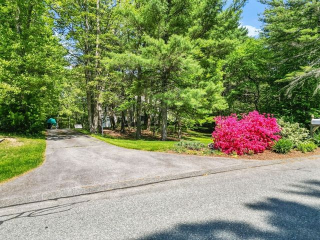 8 Johnson Dr, Lakeville, MA 02347