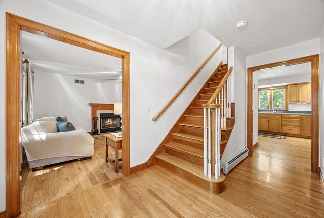 8 Johnson Dr, Lakeville, MA 02347