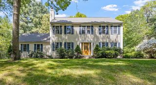 8 Johnson Dr, Lakeville, MA 02347