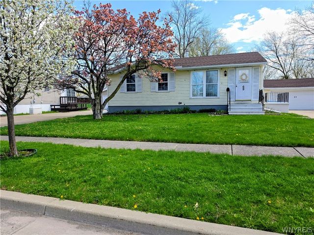 69 Azalea Drive, West Seneca, NY 14224