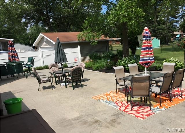 69 Azalea Drive, West Seneca, NY 14224