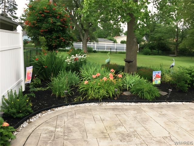 69 Azalea Drive, West Seneca, NY 14224