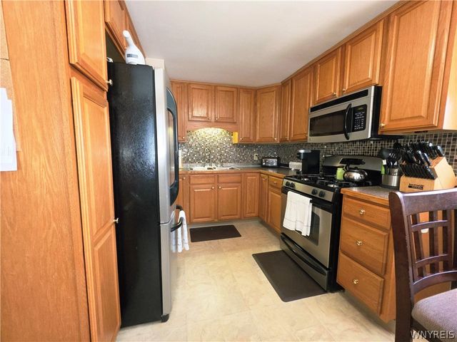69 Azalea Drive, West Seneca, NY 14224